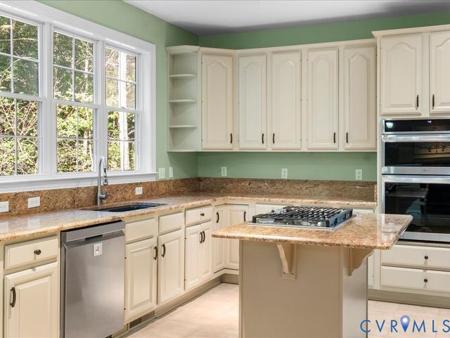 15300 Fox Haven Ln, Midlothian, VA 23112