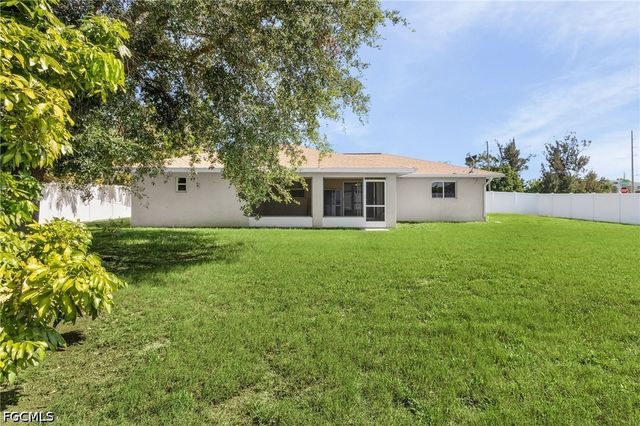 116 SW 28th TER, Cape Coral, FL 33914