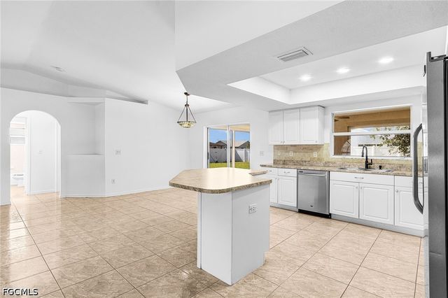 116 SW 28th TER, Cape Coral, FL 33914
