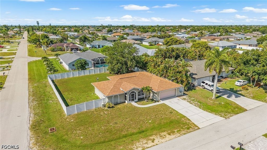 116 SW 28th TER, Cape Coral, FL 33914