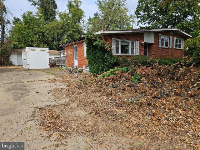 2336 THORNTON RD, Harrisburg, PA 17109