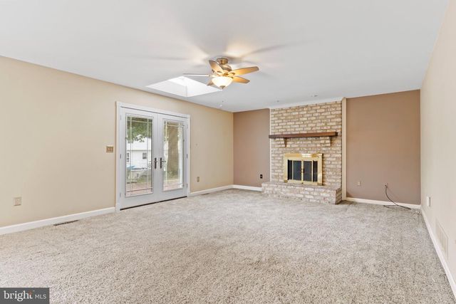 6207 LOCUST LN, Mechanicsburg, PA 17050