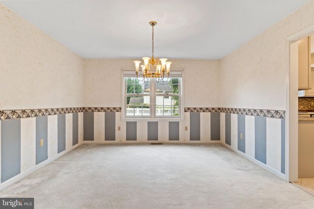 6207 LOCUST LN, Mechanicsburg, PA 17050