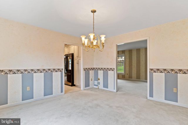 6207 LOCUST LN, Mechanicsburg, PA 17050