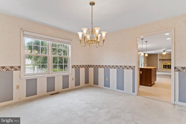 6207 LOCUST LN, Mechanicsburg, PA 17050