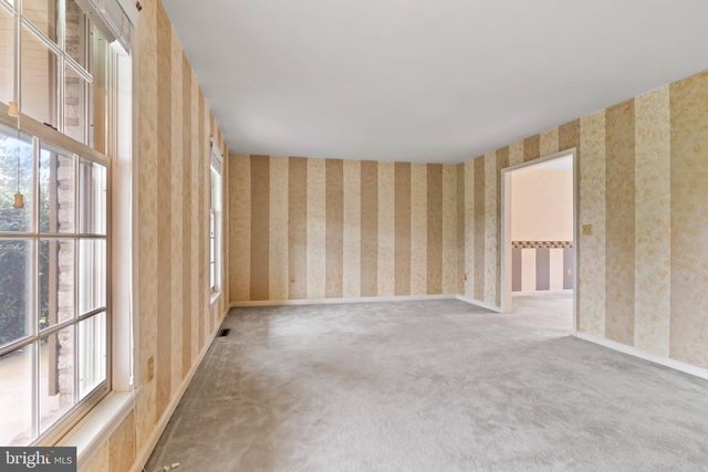6207 LOCUST LN, Mechanicsburg, PA 17050