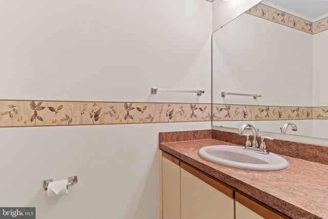 6207 LOCUST LN, Mechanicsburg, PA 17050