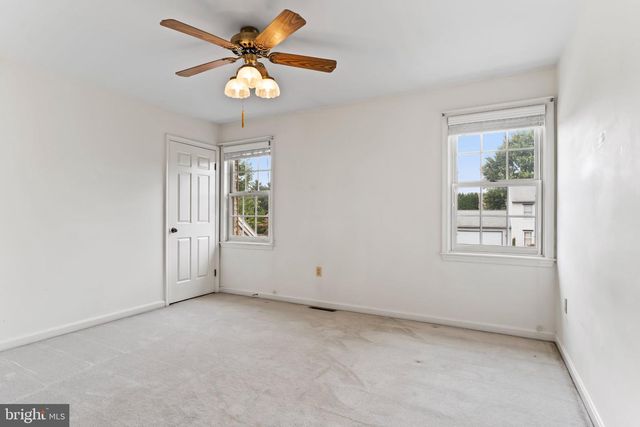 6207 LOCUST LN, Mechanicsburg, PA 17050