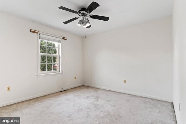6207 LOCUST LN, Mechanicsburg, PA 17050