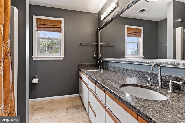6207 LOCUST LN, Mechanicsburg, PA 17050