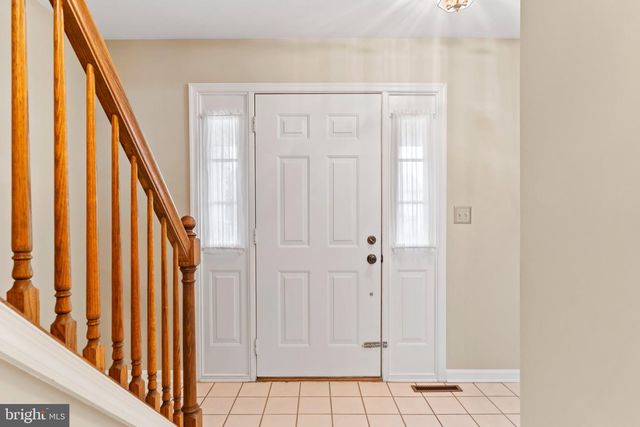6207 LOCUST LN, Mechanicsburg, PA 17050