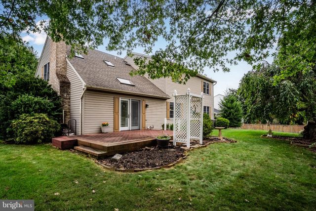 6207 LOCUST LN, Mechanicsburg, PA 17050