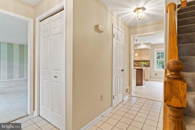 6207 LOCUST LN, Mechanicsburg, PA 17050