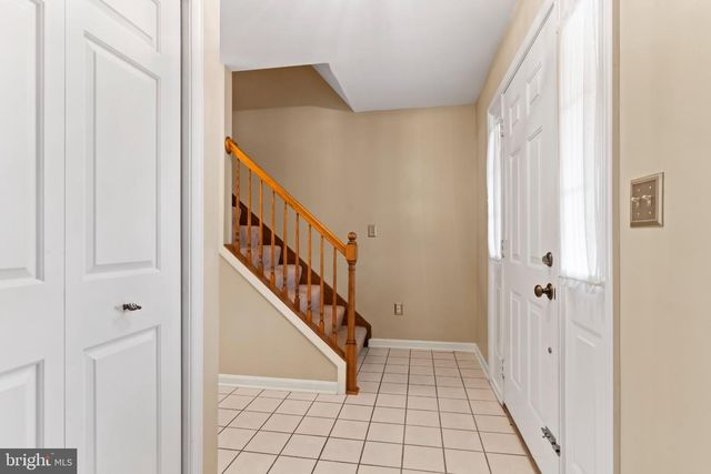 6207 LOCUST LN, Mechanicsburg, PA 17050