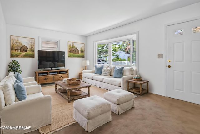 17 Railroad Avenue, Beachwood, NJ 08722