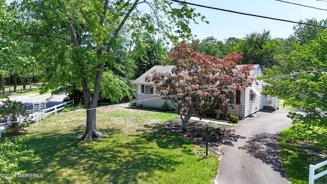 17 Railroad Avenue, Beachwood, NJ 08722