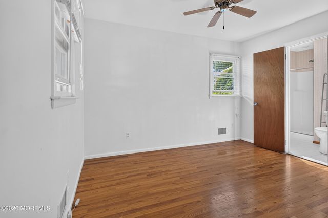 17 Railroad Avenue, Beachwood, NJ 08722