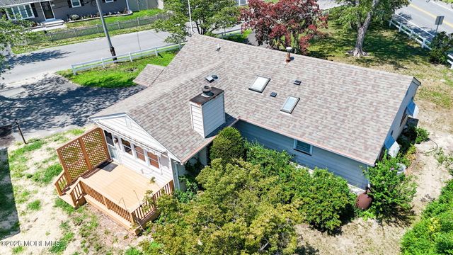 17 Railroad Avenue, Beachwood, NJ 08722