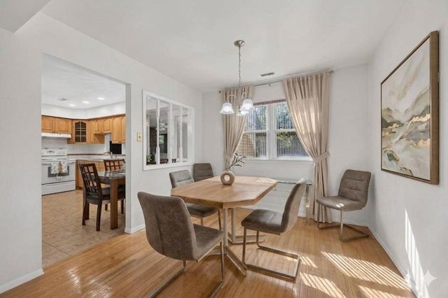 325 CARLETON LN, Mount Laurel, NJ 08054