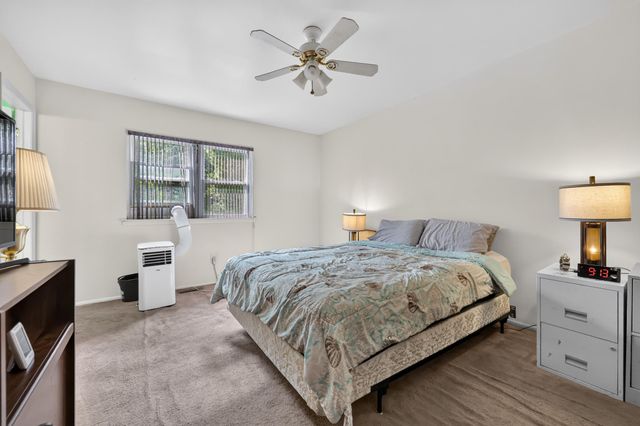 325 CARLETON LN, Mount Laurel, NJ 08054