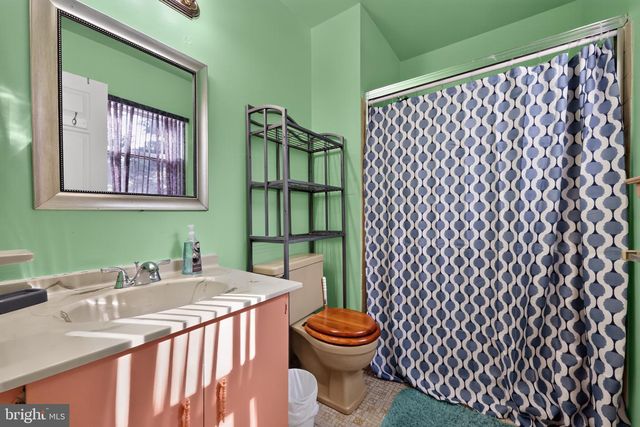 325 CARLETON LN, Mount Laurel, NJ 08054