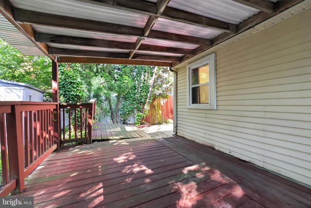 325 CARLETON LN, Mount Laurel, NJ 08054