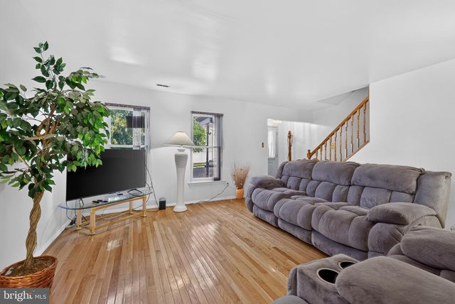 325 CARLETON LN, Mount Laurel, NJ 08054