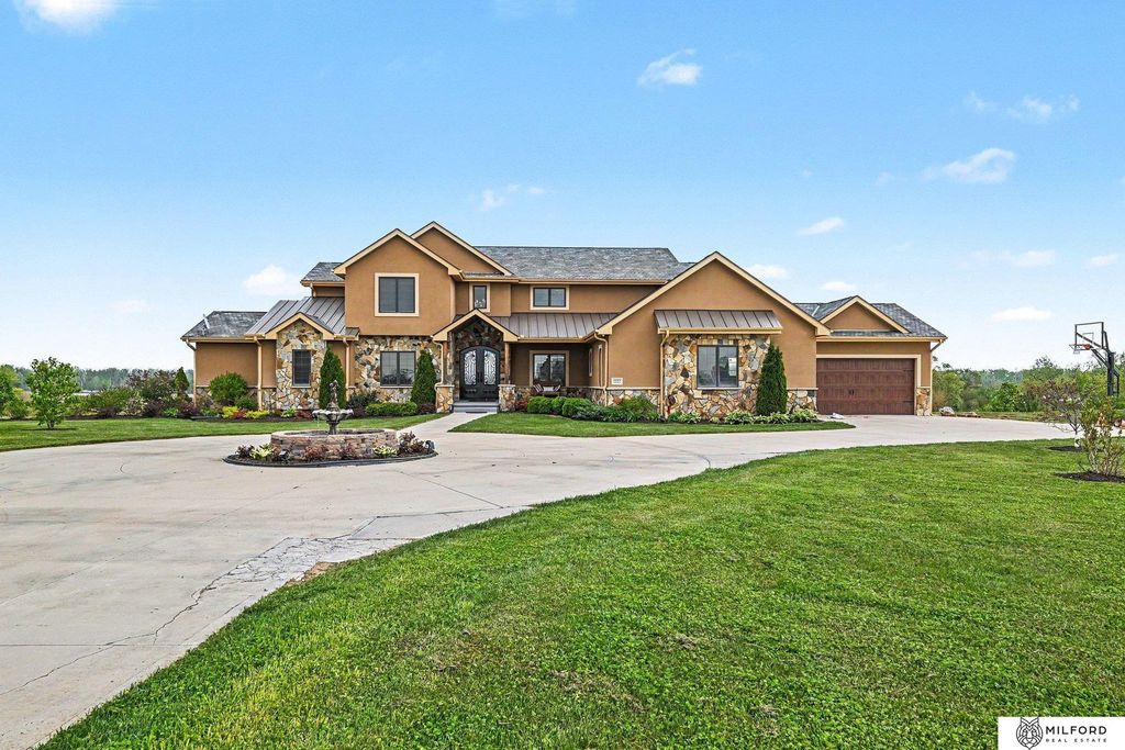 1520 Provencal Circle, Yutan, NE 68073