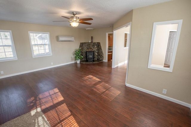 4555-B Paradise Ln, Auburn, CA 95602