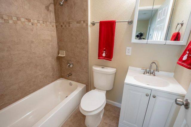 4555-B Paradise Ln, Auburn, CA 95602