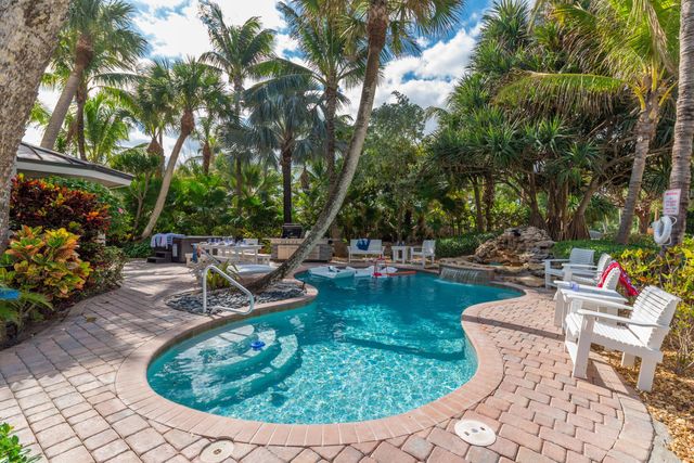 4643 NE Ocean Boulevard, Jensen Beach, FL 34957