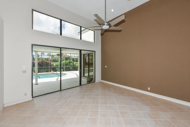 10209 Spyglass Way, Boca Raton, FL 33498