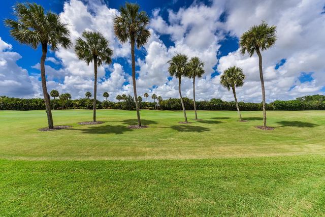 10209 Spyglass Way, Boca Raton, FL 33498