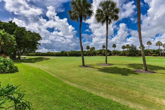 10209 Spyglass Way, Boca Raton, FL 33498