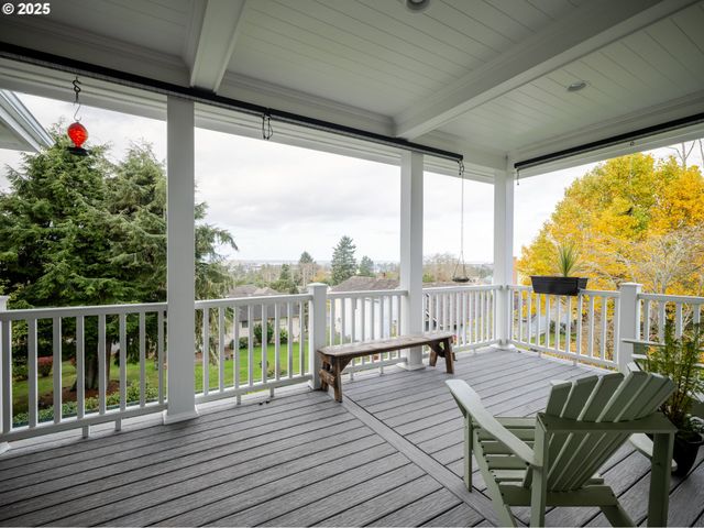 360 HILLTOP Dr, Seaside, OR 97138