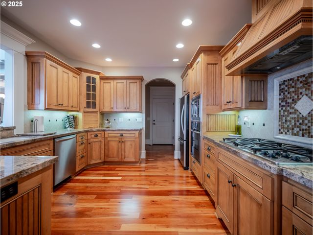 360 HILLTOP Dr, Seaside, OR 97138