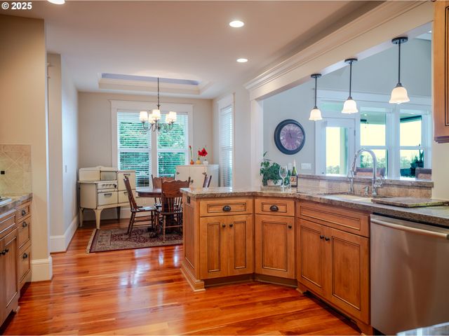 360 HILLTOP Dr, Seaside, OR 97138