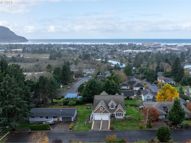 360 HILLTOP Dr, Seaside, OR 97138