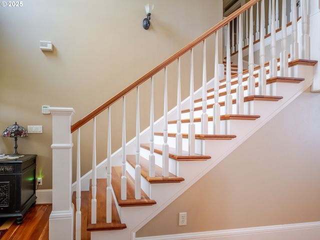 360 HILLTOP Dr, Seaside, OR 97138