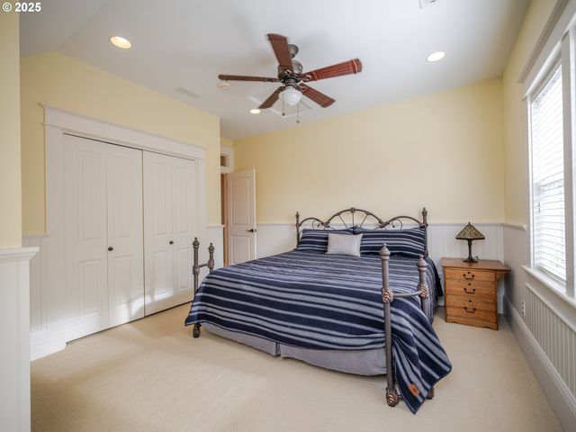 360 HILLTOP Dr, Seaside, OR 97138