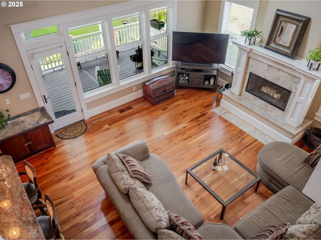 360 HILLTOP Dr, Seaside, OR 97138