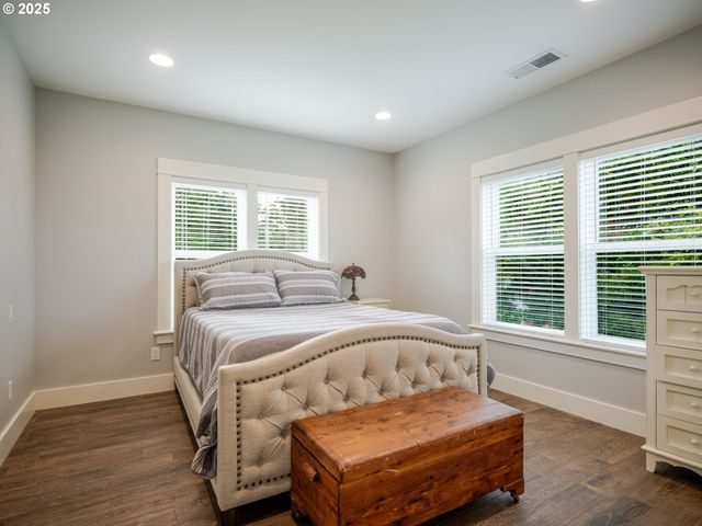 360 HILLTOP Dr, Seaside, OR 97138