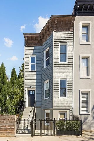 9 KANE Place, New York City, NY 11233