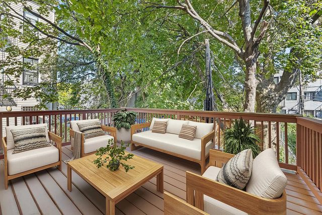 9 KANE Place, New York City, NY 11233