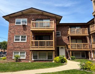 6447 S Narragansett Avenue 1B, Chicago, IL 60638