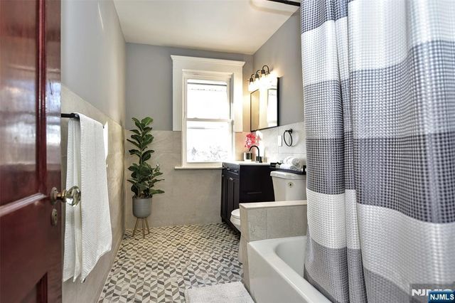 228 Ridgefield Avenue, Bogota, NJ 07603