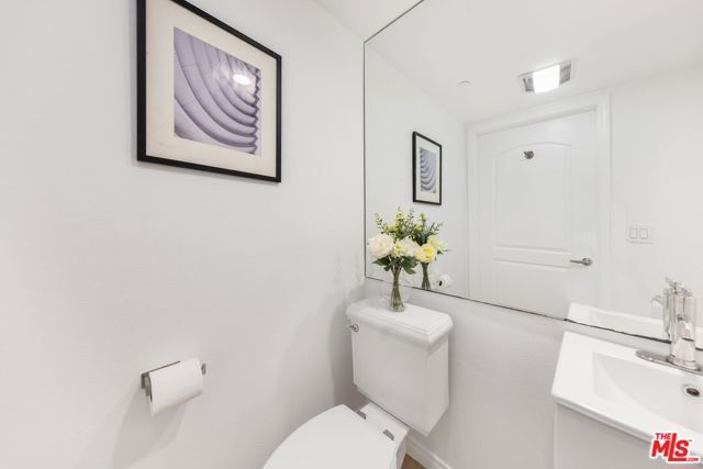 11766 W Sunset Boulevard 302, Los Angeles, CA 90049