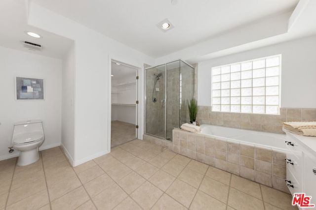 11766 W Sunset Boulevard 302, Los Angeles, CA 90049