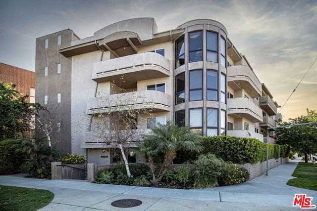 11766 W Sunset Boulevard 302, Los Angeles, CA 90049