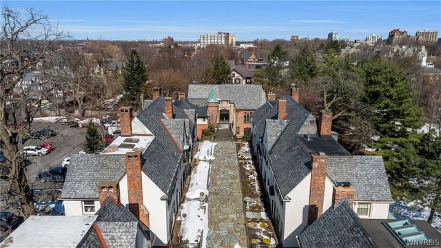 21 Mayfair Lane, Buffalo, NY 14201